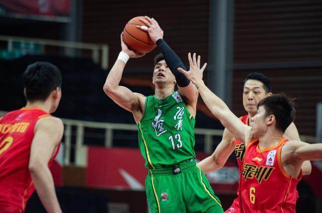 1617886025567063205.jpg 连续缺席无碍郭少竞争MVP 战神杯已是他的囊中物?